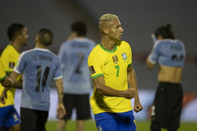 Jogador da Seleção dedica gol ao povo do Amapá e cobra autoridades: “estão sofrendo”