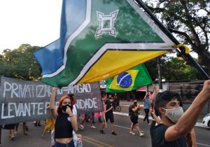 Manifestação contra Bolsonaro ocupa ruas de Macapá