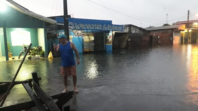 Tempestade deixou 40 pontos de alagamento em Macapá