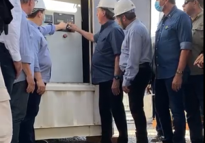 Bolsonaro aciona usina termoelétrica no Amapá