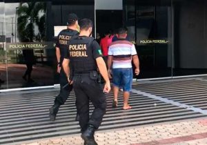 Homem apanha eleitores em porto e é preso pela PF