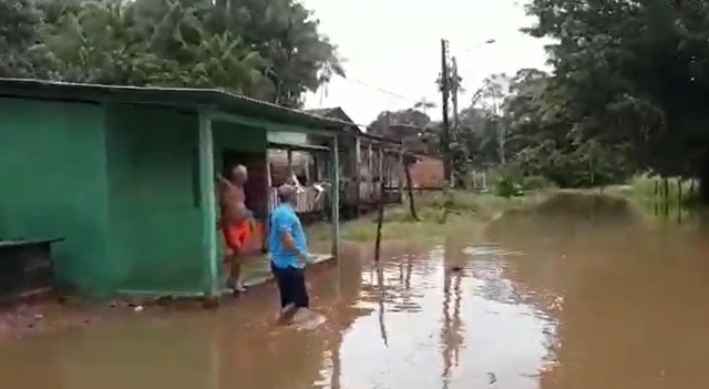 Calçoene: centenas de casas ficam debaixo d’água após 4 dias de chuva