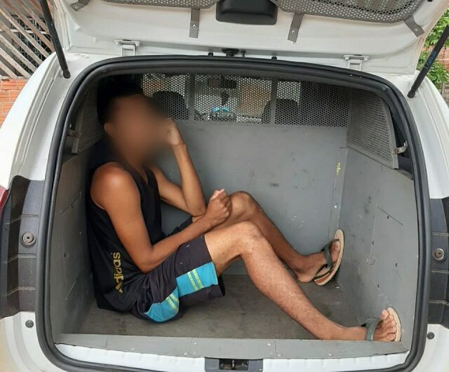 Adolescente furta arma de policial em lavagem de carros
