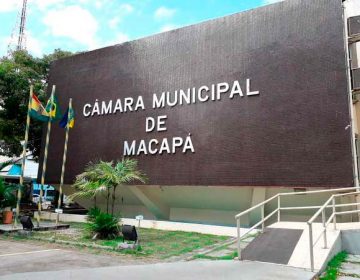 Sem reajuste há 15 anos, funcionários assistem vereadores aumentarem os próprios salários