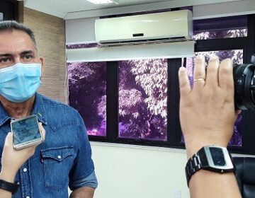 Waldez anuncia início da vacinação para idosos no Amapá