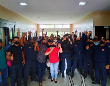 Após descontos de até R$ 3 mil, guardas de Macapá fazem manifestação