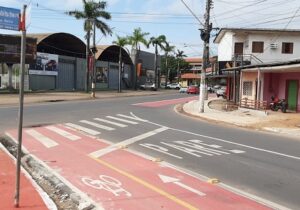 Sinalização confunde condutores e pedestres em Macapá