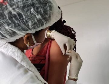 Vereador denuncia vacinação ilegal em clínicas privadas
