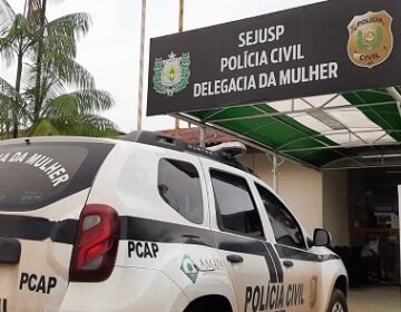 Criança foge para casa da avó após beijo forçado e padrasto é preso