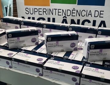 Ex-servidor acusado de vender testes de covid é denunciado
