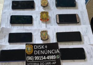 Polícia recupera e devolve celulares a vítimas