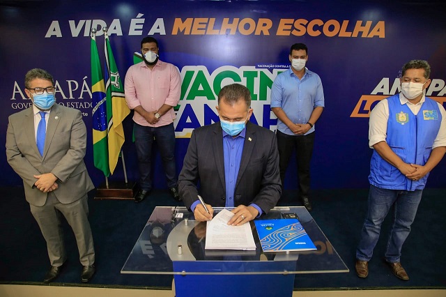Governo do Amapá assina contrato de compra de 450 mil vacinas contra covid-19
