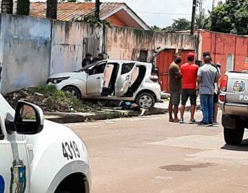 Após fazer motorista de aplicativo refém, assaltantes morrem e um fica ferido