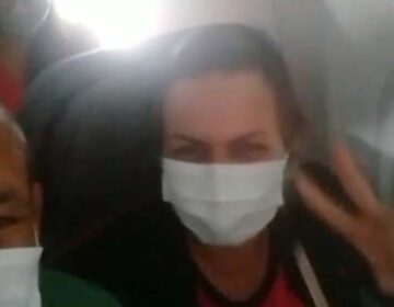 Em voo para Macapá, sobrevivente do câncer é aplaudida