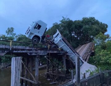 Estado inicia reforma após ponte ceder com peso de carreta