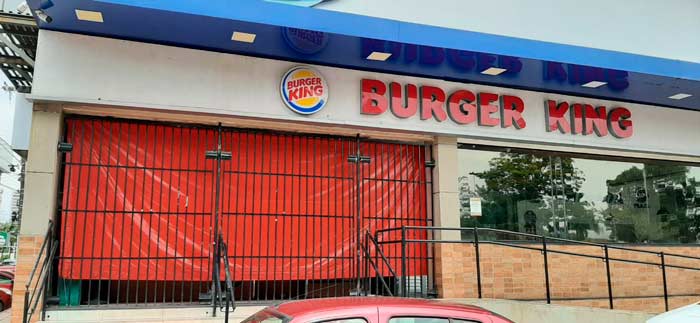 Ex-funcionários do Burger King tentam receber direitos trabalhistas