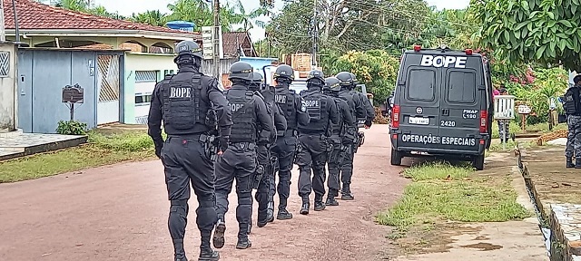 URGENTE: Assaltantes mantêm família refém em Macapá