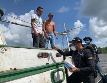 No dia do aniversário, delegado prende traficantes e distribui máscaras