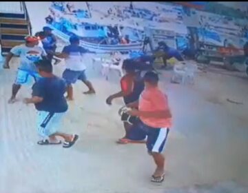 Homem é morto a facadas em posto de gasolina