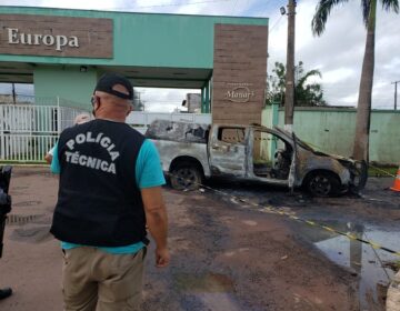 Viatura do Bope é destruída por fogo