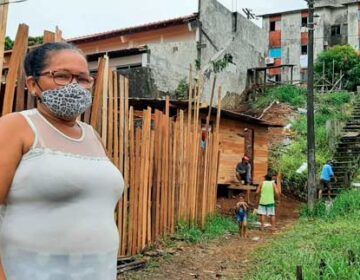 Famílias tentam reocupar área de risco no Mucajá, mas são retiradas