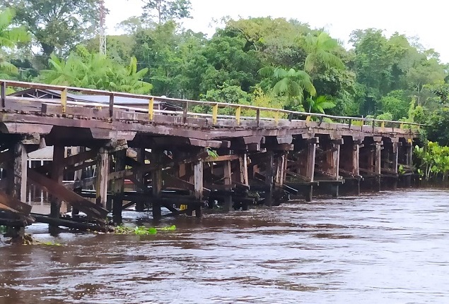 Perigo de acidente restringe tráfego na ponte do Rio Vila Nova até 5 toneladas