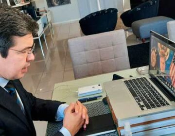 Randolfe pede que EUA destinem vacinas ao Amapá