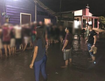Polícia prende 26 pessoas em festa clandestina na enchente