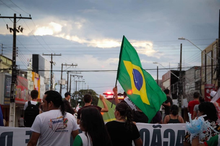 No Amapá, oposição à Bolsonaro também organiza protestos