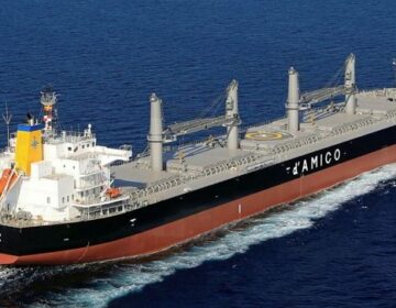 Navio com indianos atraca no Amapá para troca de tripulação