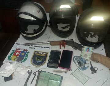 Policial tem casa invadida e luta com bandidos para defender esposa e filha