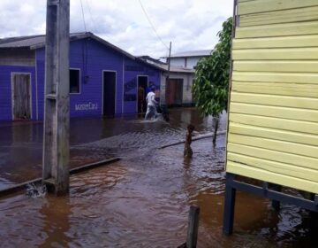 Randolfe pede mais vacinas e ajuda a afetados por cheias no Amapá