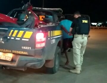 Moto roubada dá pane na fuga e assaltante é preso