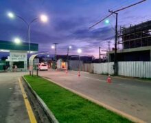 Atacarejo é acusado de invadir residencial e obra vira caso de polícia