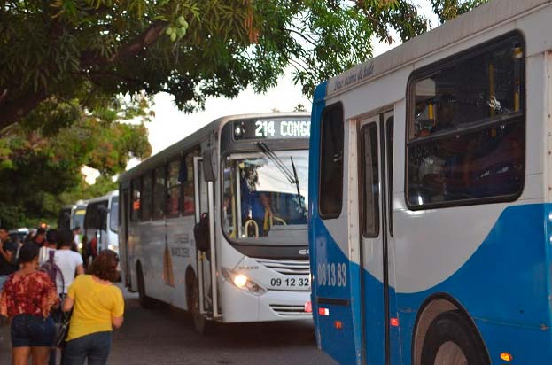 Em Macapá, empresas de ônibus querem tarifa de R$ 4,10