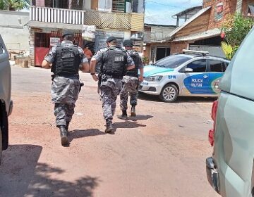 Policial é baleado ao visitar familiares
