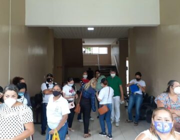 Ao procurar salários, trabalhadores descobrem que foram demitidos pela prefeitura