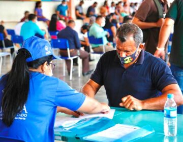 Em 9 municípios, 34,6 mil famílias já receberam alimentos do ‘Comida em Casa’