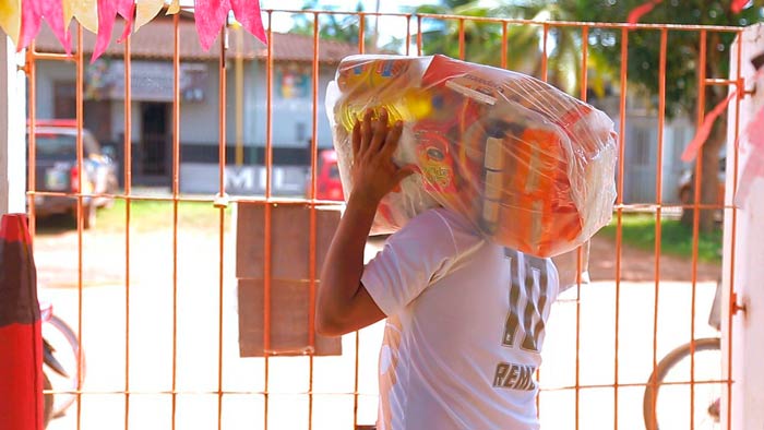 Em Pedra Branca, alunos já receberam 25 mil cestas na pandemia