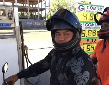 “R$ 50 é o novo vintão”, diz motorista sobre preço da gasolina