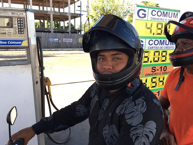 “R$ 50 é o novo vintão”, diz motorista sobre preço da gasolina