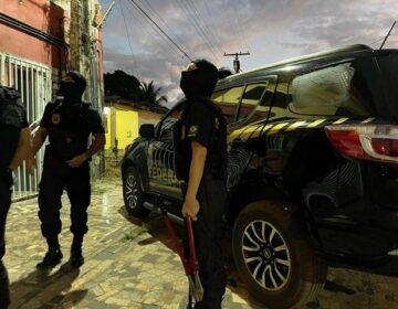 PF vasculha casa de homem suspeito de ‘derramar’ dinheiro falso no Amapá