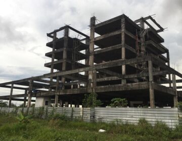 TCE faz silêncio sobre obra abandonada há mais de 5 anos