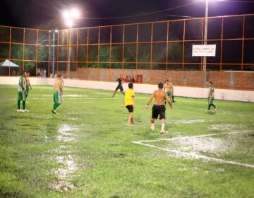 Bairro tradicional de Santana recebe arena com grama sintética e academia