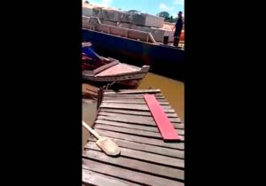 Balsas 'atropelam' barco, causam destruição e revoltam ribeirinhos no Amapá