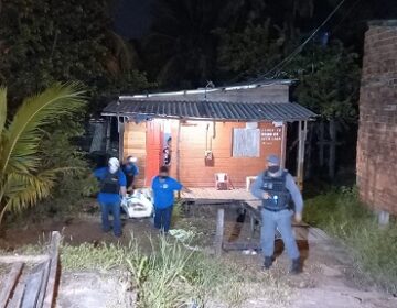 Cercado em área de mata, suspeito troca tiros com a PM e morre