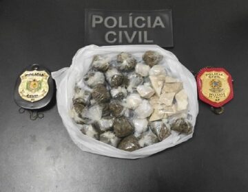 Jovem é flagrada com maconha e crack em fraldas do filho