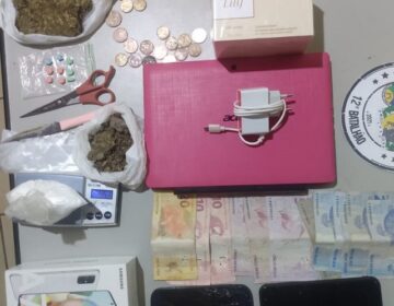 Trio é flagrado com ecstasy, maconha e cocaína