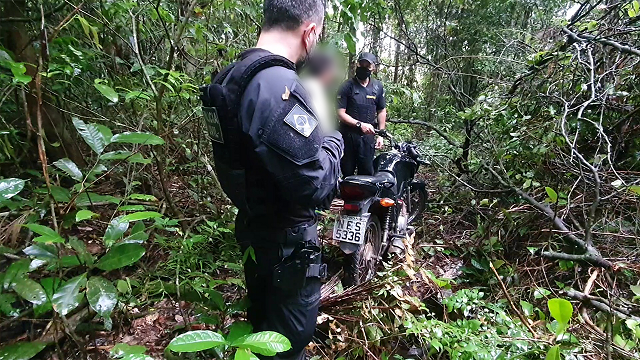 Polícia encontra motocicleta roubada em latrocínio