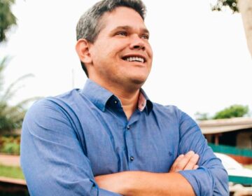Candidato derrotado pede que cassação de prefeito seja cumprida